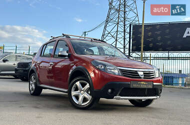 Внедорожник / Кроссовер Dacia Sandero StepWay 2011 в 
