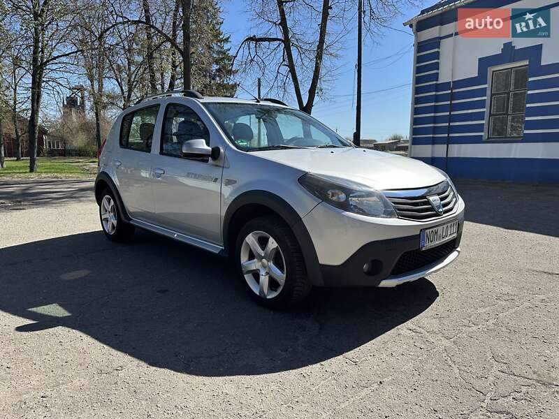Внедорожник / Кроссовер Dacia Sandero StepWay 2011 в 