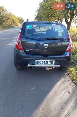 Позашляховик / Кросовер Dacia Sandero StepWay 2011 в 