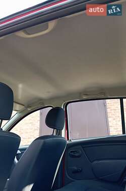Позашляховик / Кросовер Dacia Sandero StepWay 2011 в 