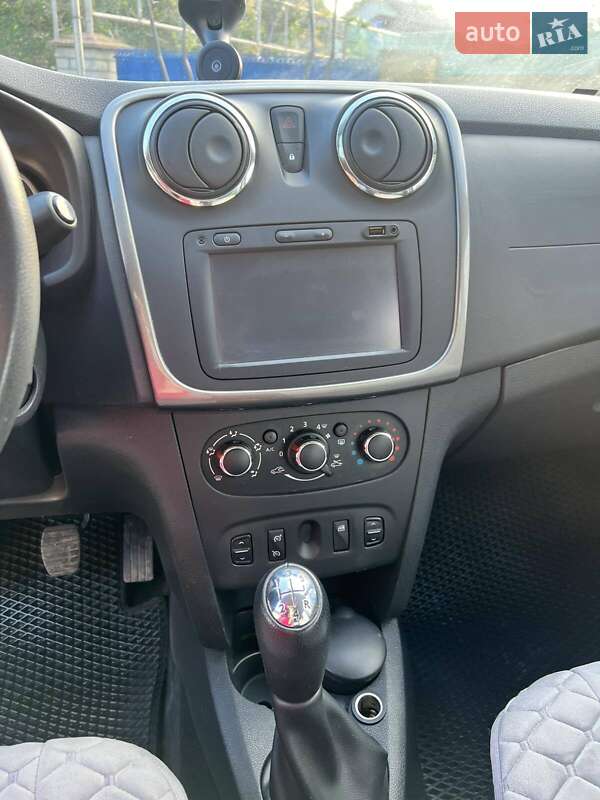 Внедорожник / Кроссовер Dacia Sandero StepWay 2015 в Виннице