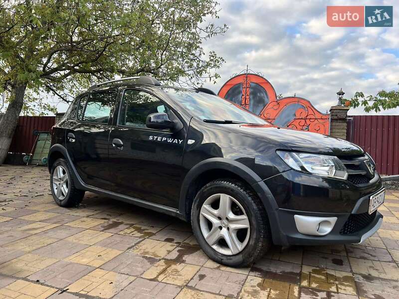 Внедорожник / Кроссовер Dacia Sandero StepWay 2015 в Виннице