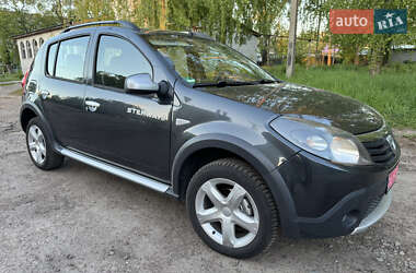 Внедорожник / Кроссовер Dacia Sandero StepWay 2011 в 