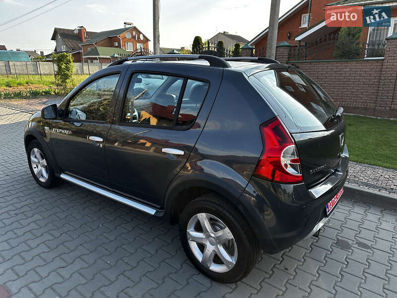 Позашляховик / Кросовер Dacia Sandero StepWay 2012 в Луцьку