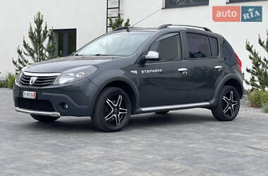Позашляховик / Кросовер Dacia Sandero StepWay 2010 в Луцьку