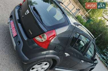 Позашляховик / Кросовер Dacia Sandero StepWay 2009 в 