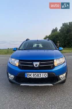 Внедорожник / Кроссовер Dacia Sandero StepWay 2012 в Здолбунове