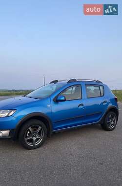 Внедорожник / Кроссовер Dacia Sandero StepWay 2012 в 