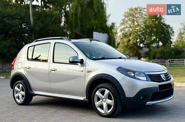Внедорожник / Кроссовер Dacia Sandero StepWay 2011 в 