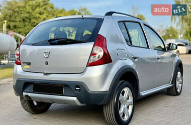 Внедорожник / Кроссовер Dacia Sandero StepWay 2011 в 