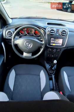 Внедорожник / Кроссовер Dacia Sandero StepWay 2013 в 