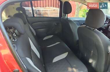 Внедорожник / Кроссовер Dacia Sandero StepWay 2014 в 