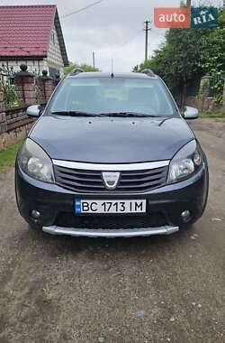 Позашляховик / Кросовер Dacia Sandero StepWay 2011 в Рокитному