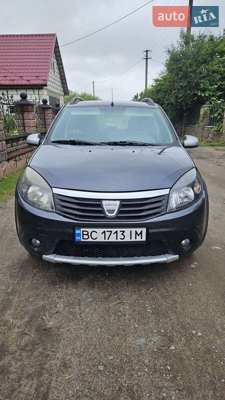 Внедорожник / Кроссовер Dacia Sandero StepWay 2011 в Сарнах