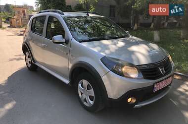 Внедорожник / Кроссовер Dacia Sandero StepWay 2011 в 