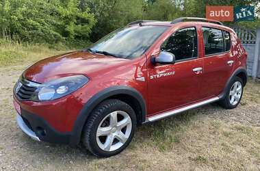 Внедорожник / Кроссовер Dacia Sandero StepWay 2010 в Стрые
