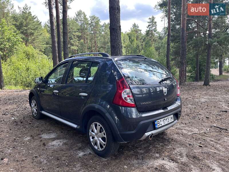 Внедорожник / Кроссовер Dacia Sandero StepWay 2011 в Сарнах