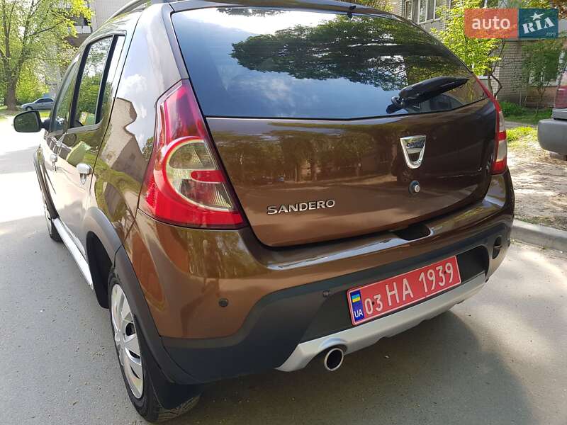 Внедорожник / Кроссовер Dacia Sandero StepWay 2012 в Чернигове