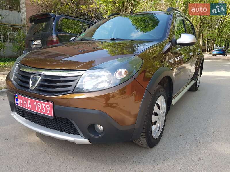 Внедорожник / Кроссовер Dacia Sandero StepWay 2012 в Чернигове