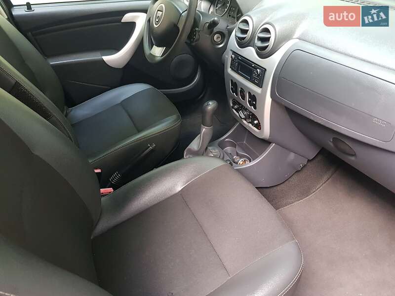 Внедорожник / Кроссовер Dacia Sandero StepWay 2012 в Чернигове