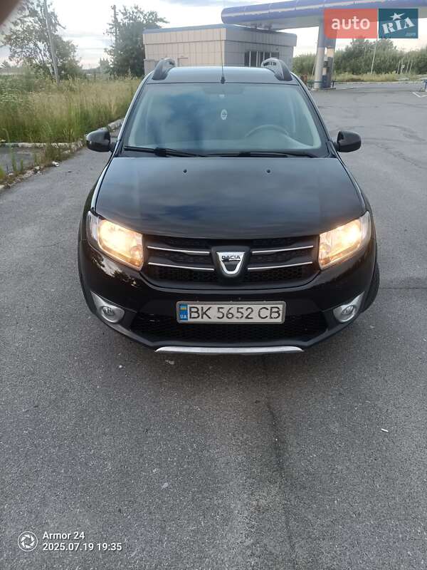 Внедорожник / Кроссовер Dacia Sandero StepWay 2013 в Мене