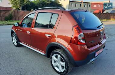 Внедорожник / Кроссовер Dacia Sandero StepWay 2010 в 