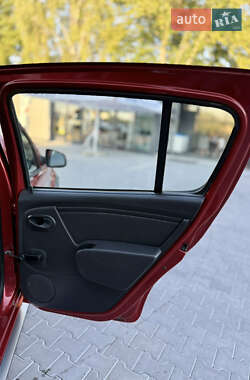 Внедорожник / Кроссовер Dacia Sandero StepWay 2009 в 