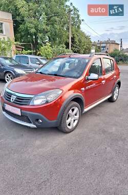 Внедорожник / Кроссовер Dacia Sandero StepWay 2010 в Добровеличковке