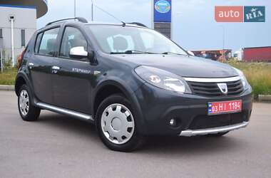 Внедорожник / Кроссовер Dacia Sandero StepWay 2010 в Хороле