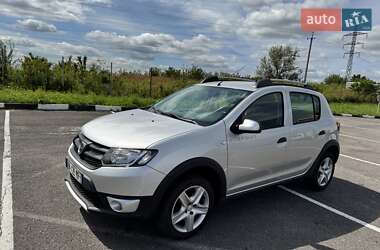 Внедорожник / Кроссовер Dacia Sandero StepWay 2015 в Ровно