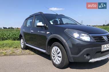 Внедорожник / Кроссовер Dacia Sandero StepWay 2012 в Стрые