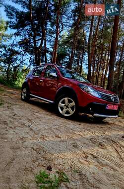Позашляховик / Кросовер Dacia Sandero StepWay 2012 в Полтаві