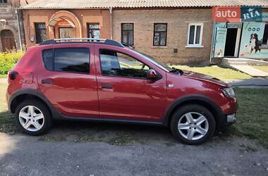 Позашляховик / Кросовер Dacia Sandero StepWay 2014 в Ромнах