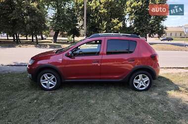 Позашляховик / Кросовер Dacia Sandero StepWay 2014 в Ромнах