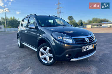 Внедорожник / Кроссовер Dacia Sandero StepWay 2012 в Кролевце