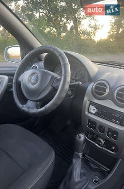 Внедорожник / Кроссовер Dacia Sandero StepWay 2011 в 