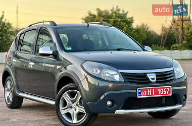 Внедорожник / Кроссовер Dacia Sandero StepWay 2011 в Кролевце
