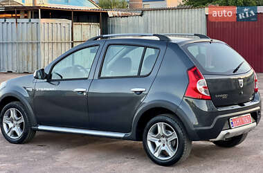 Внедорожник / Кроссовер Dacia Sandero StepWay 2011 в 