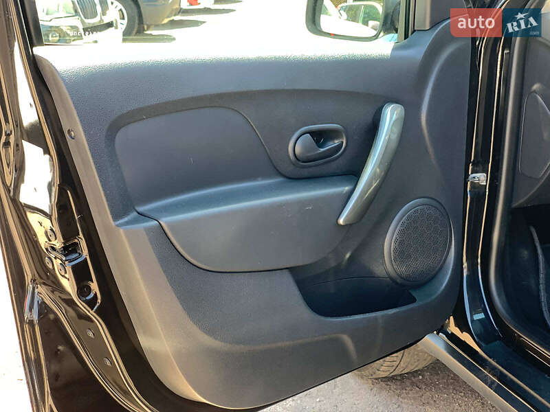 Внедорожник / Кроссовер Dacia Sandero StepWay 2015 в Виннице