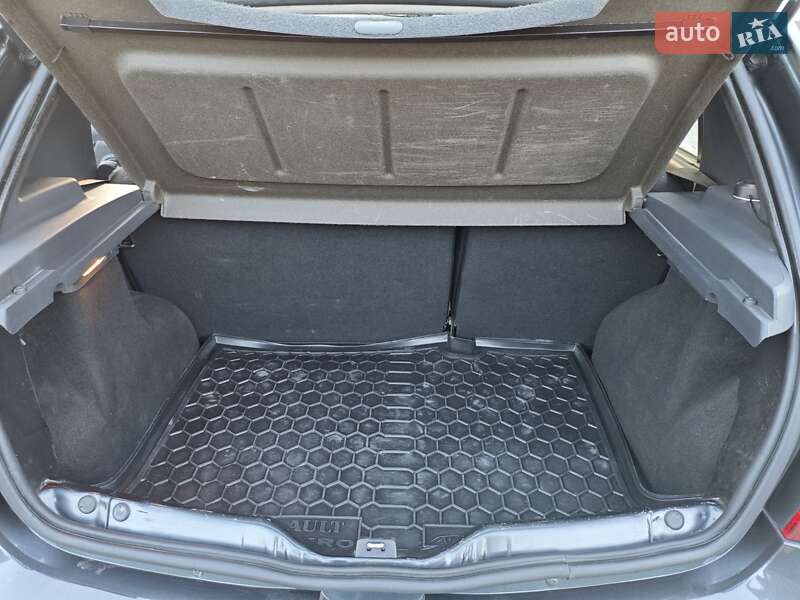 Внедорожник / Кроссовер Dacia Sandero StepWay 2011 в Львове