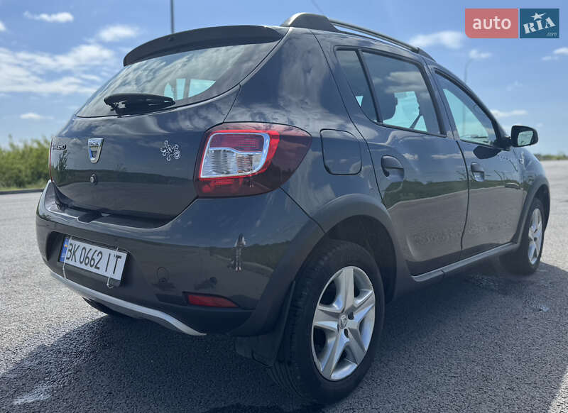 Внедорожник / Кроссовер Dacia Sandero StepWay 2016 в Ровно