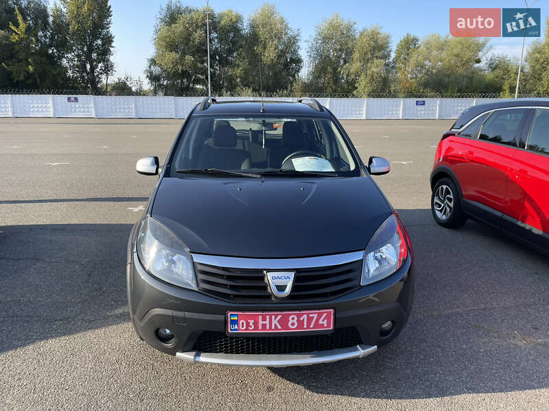 Внедорожник / Кроссовер Dacia Sandero StepWay 2011 в 