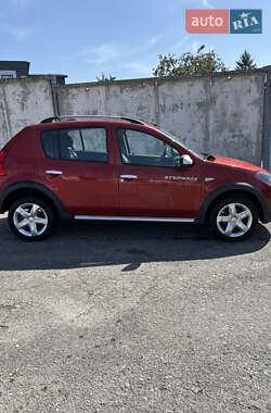 Внедорожник / Кроссовер Dacia Sandero StepWay 2012 в Тернополе