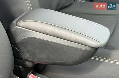 Позашляховик / Кросовер Dacia Sandero StepWay 2011 в 