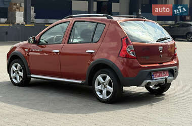 Позашляховик / Кросовер Dacia Sandero StepWay 2011 в 
