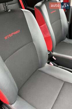 Внедорожник / Кроссовер Dacia Sandero StepWay 2012 в 