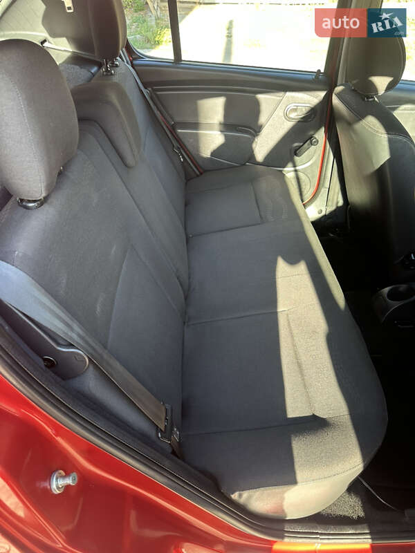 Внедорожник / Кроссовер Dacia Sandero StepWay 2012 в Хороле
