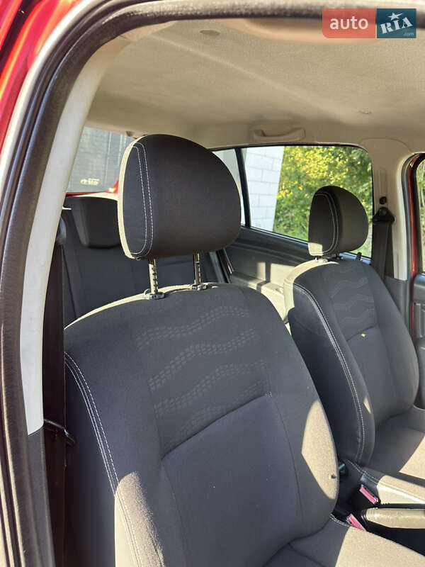 Внедорожник / Кроссовер Dacia Sandero StepWay 2012 в Хороле