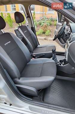 Внедорожник / Кроссовер Dacia Sandero StepWay 2012 в 