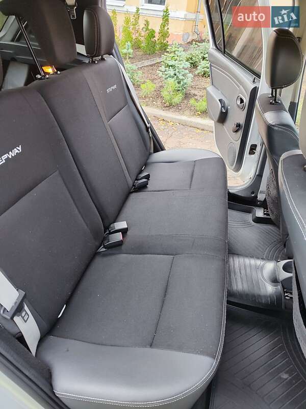 Внедорожник / Кроссовер Dacia Sandero StepWay 2012 в Кролевце